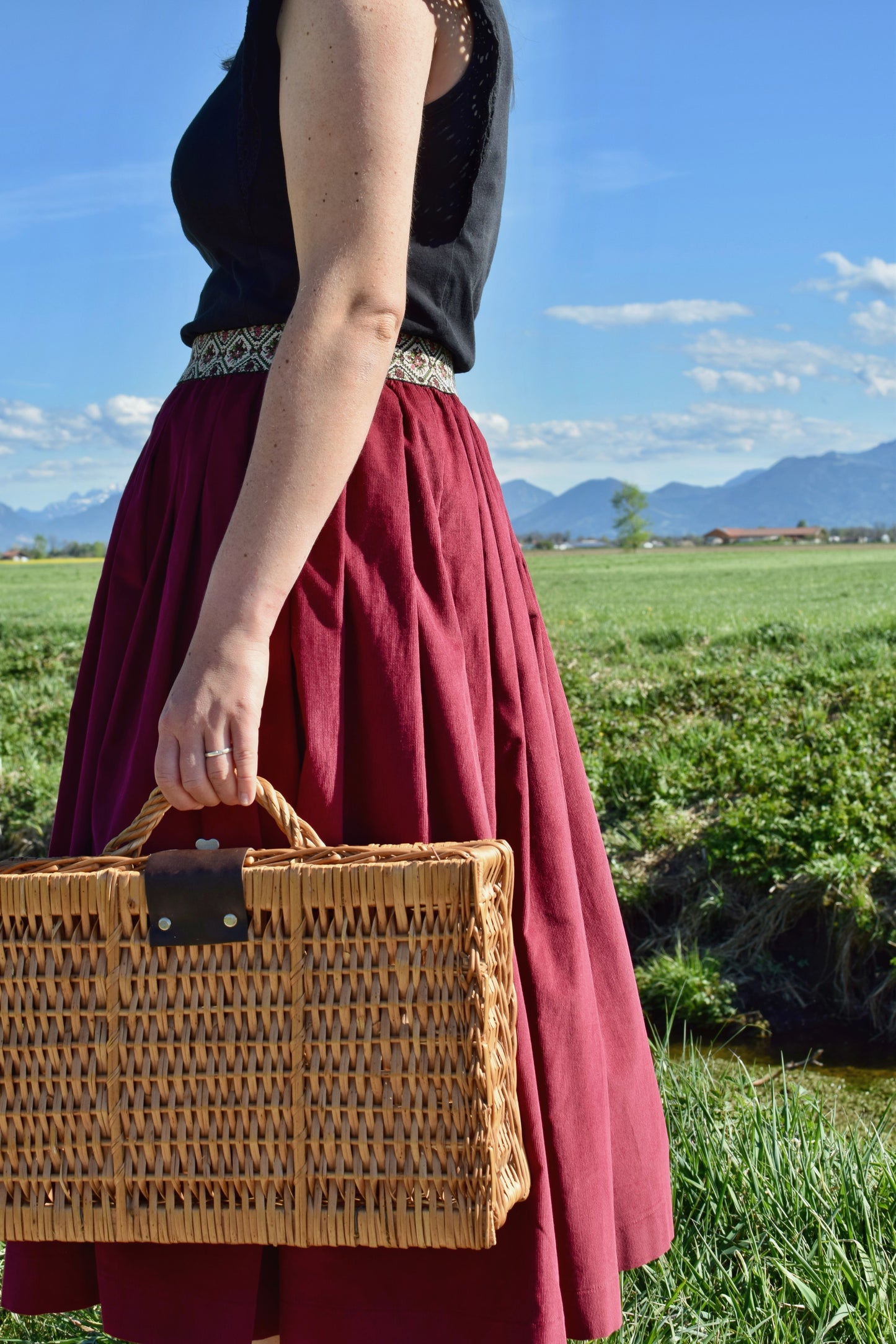 CordRock  WienerRot - Ein Rock fürs Herz. Fürs Leben. Für dich.