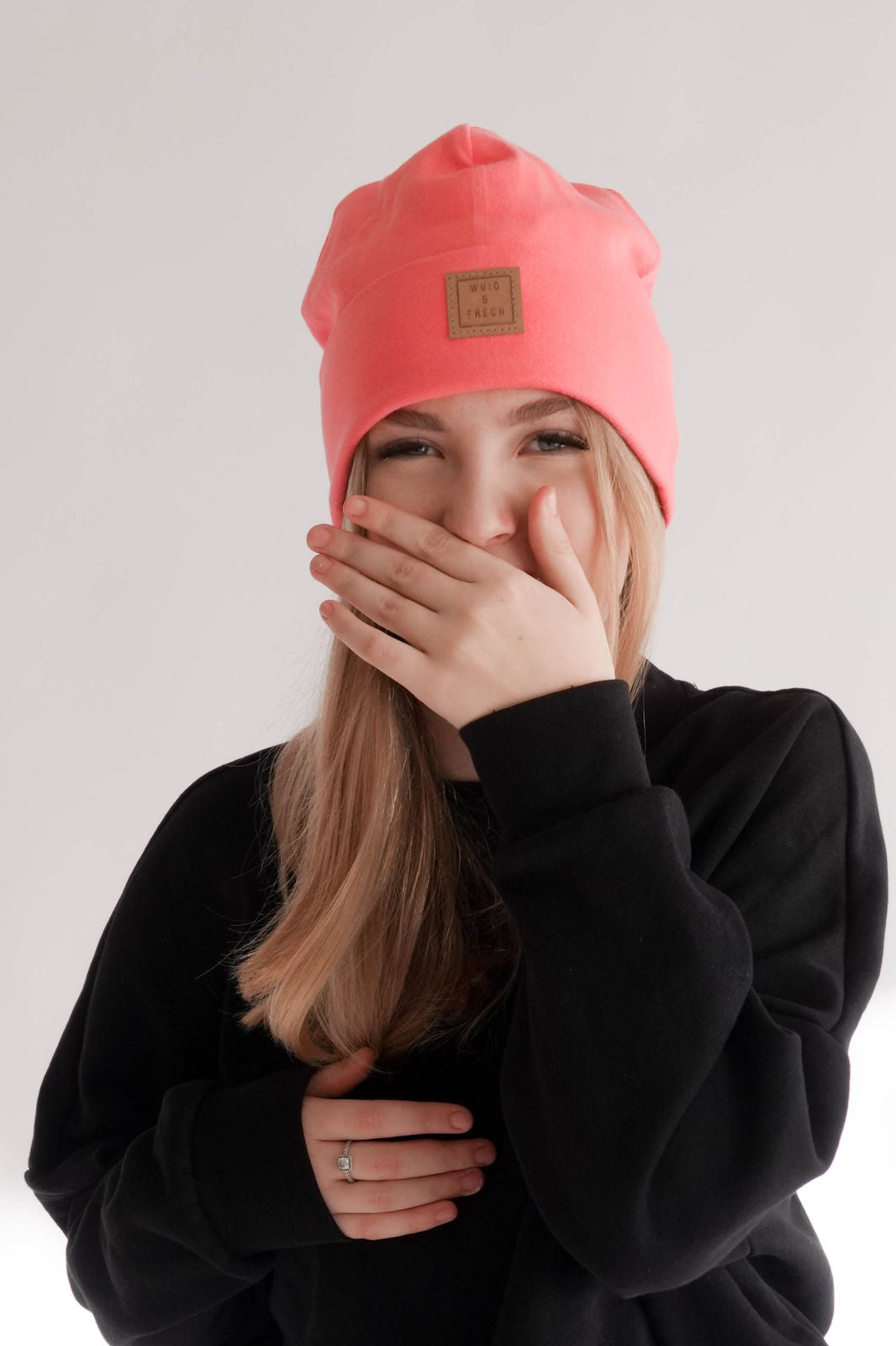 Mütze mit Pfirsichfarbiger Mütze Frontansicht 